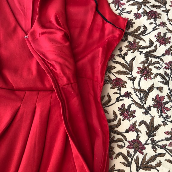 Stylish Red Dress - Picture 3 of 8